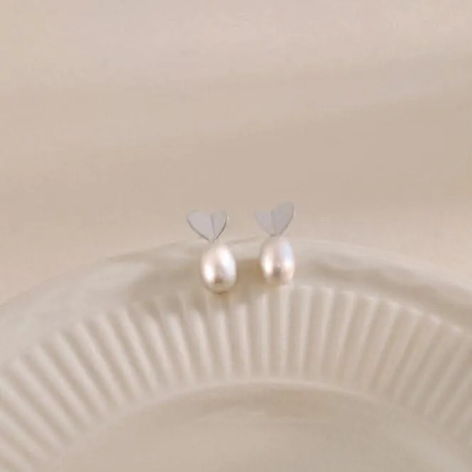 Fresh Water Pearl Heart Dropper Earrings ERLE032 Ania Haie Jewellery