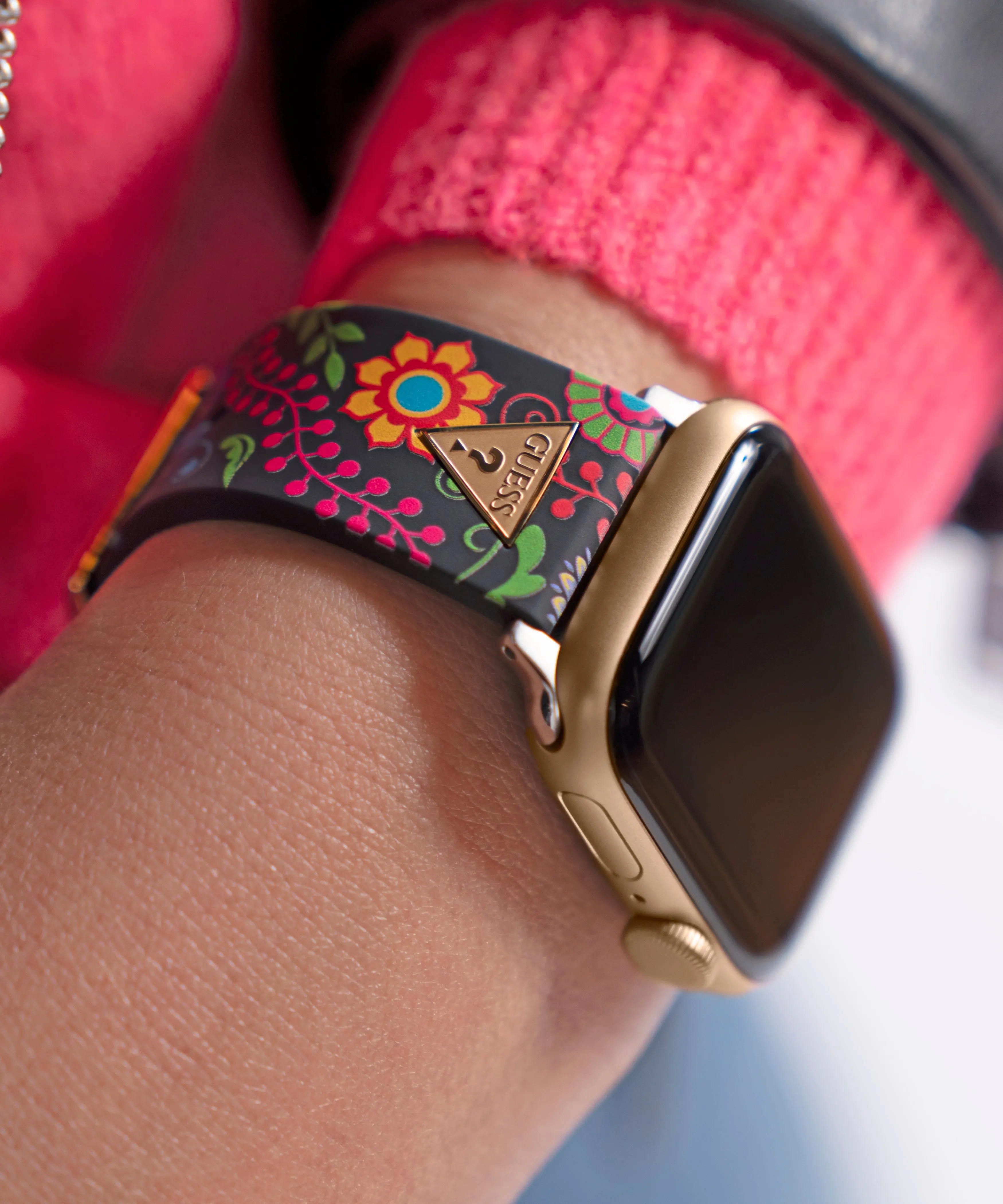 Guess Womens Silicone Watches GUESS APPLE BAND (38MM-40MM)
