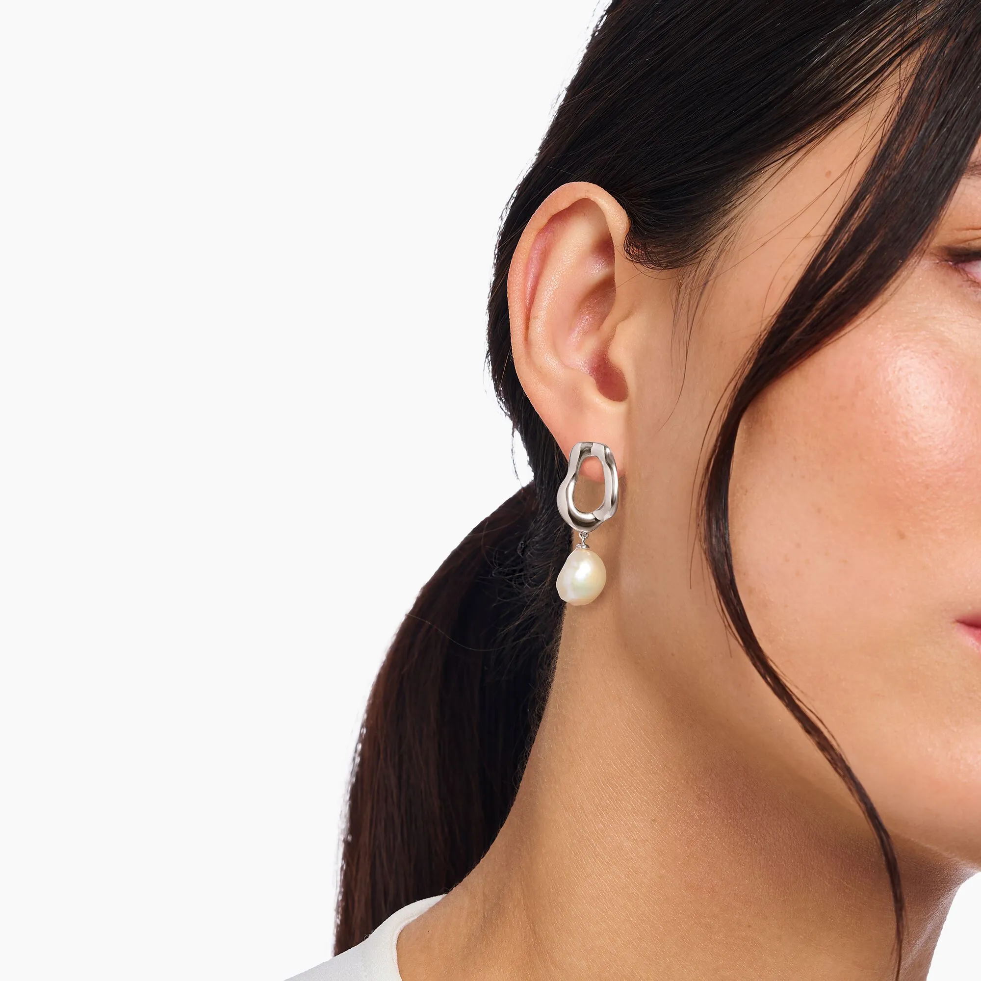 Natural Beauty Sterling Silver Freshwater Pearl Earrings H2322-082-14 Thomas Sabo Earrings
