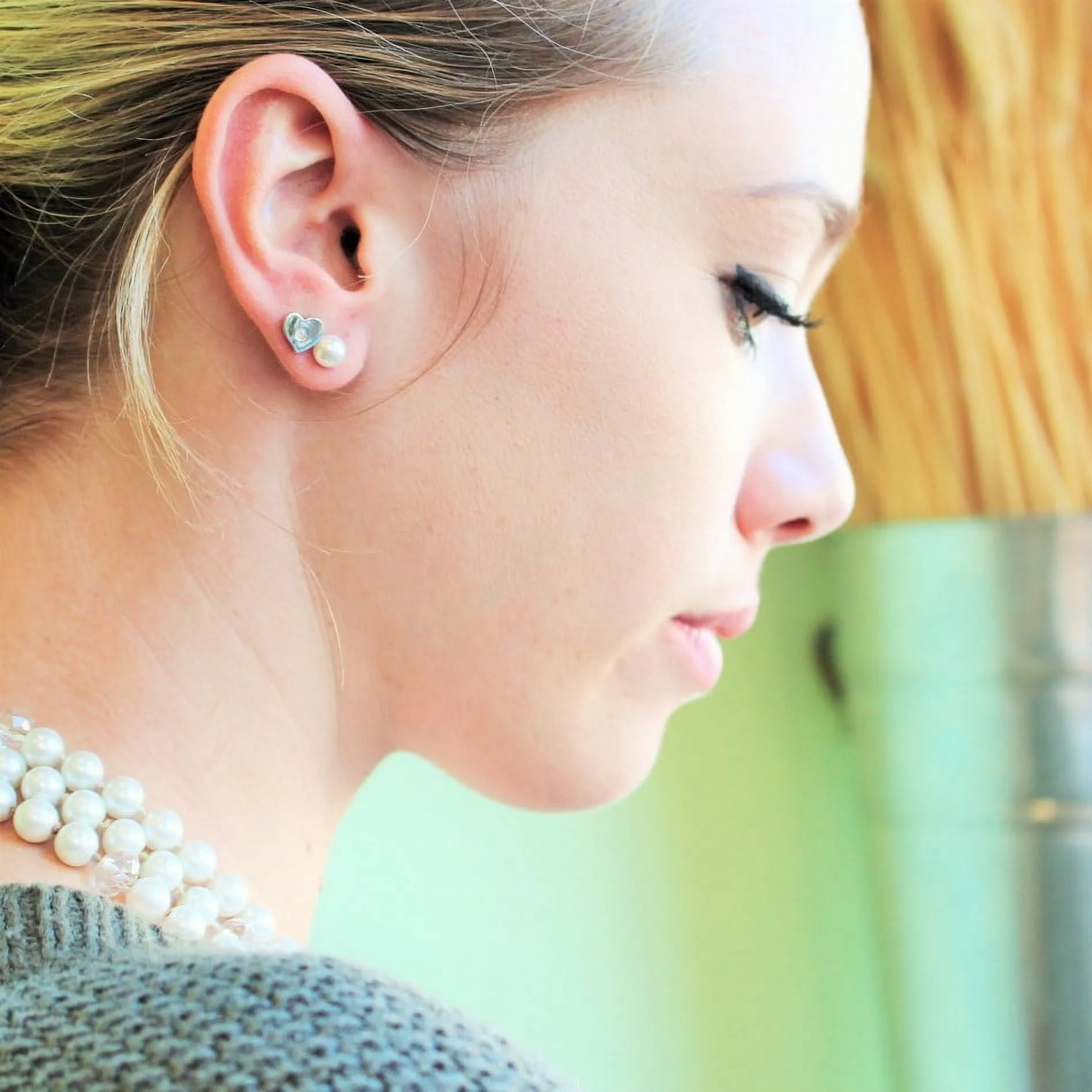 Vivienne 18k White Gold Plated Stud Earrings with Shell Pearls